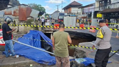 Jalan Utama Denpasar-Gilimanuk Amblas, Perjalanan Lewat Buleleng Ditempuh 4,5 Jam